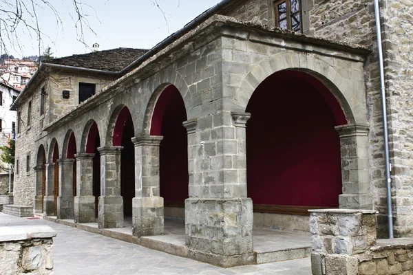 Stará pravoslavná církev v metsovo village, Řecko — Stock fotografie