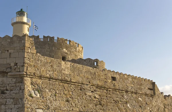 Il castello e il faro dell'isola di Rodi in Grecia — Foto Stock