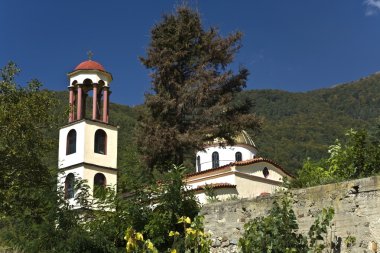 Kuzey Yunanistan manzaralı Ortodoks Manastırı