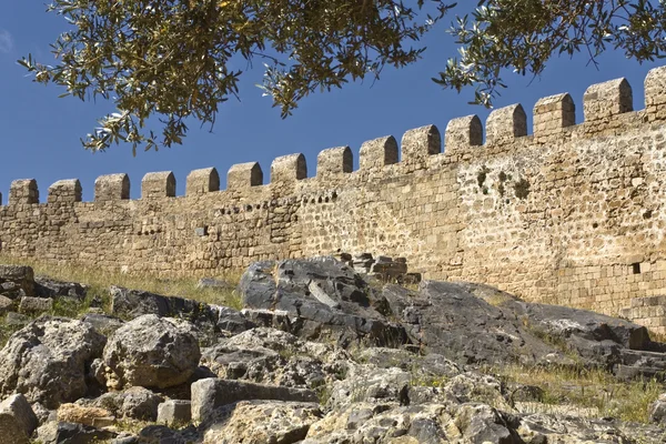 Středověký hrad na ostrově Rhodos v Řecku — Stock fotografie