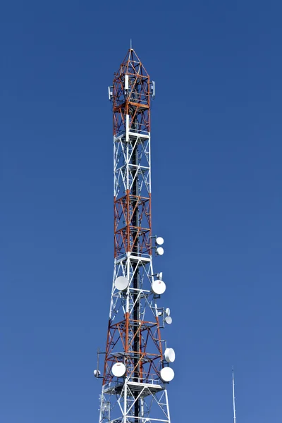 Torre de comunicação — Fotografia de Stock