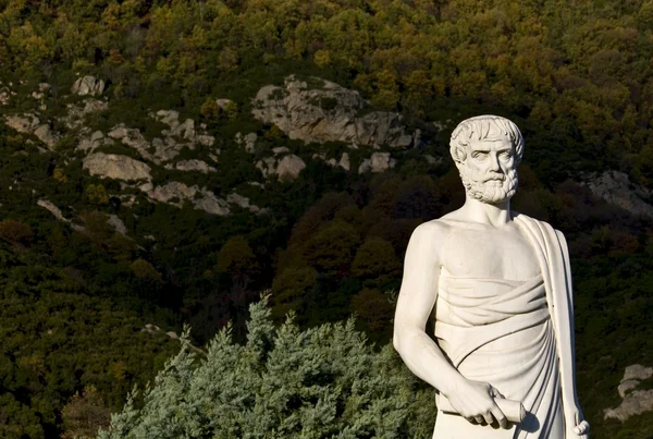 Arystoteles posąg znajduje się w Stagirus w Grecji — Zdjęcie stockowe