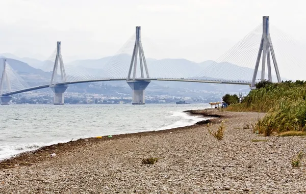 Вантовый мост в греческом городе Патра — стоковое фото