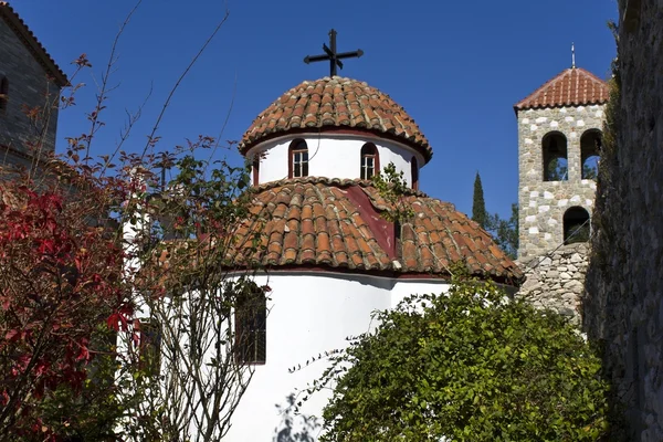 Naturlig ortodokst kloster i Xanthi i Hellas – stockfoto