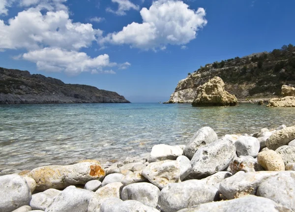 Pláž na ostrově Rhodos, Řecko — Stock fotografie