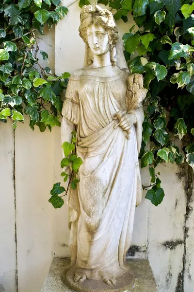 Antica statua greca che mostra la dea Artemide — Foto Stock