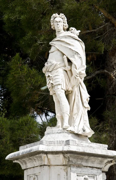 Standbeeld staan op corfu stad in Griekenland — Stockfoto