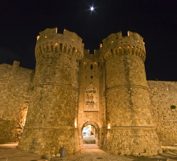 Castello dei cavalieri di San Giovanni sull'isola di Rodi, Grecia — Foto Stock