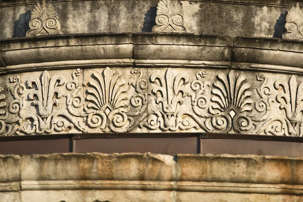 Detail beeld van een oude klassieke Griekse tempel — Stockfoto