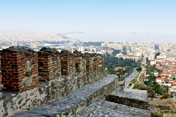 Staré byzantské hradby na město thessaloniki v Řecku — Stock fotografie