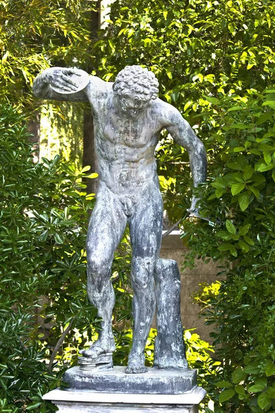 Ελληνικό άγαλμα στο παλάτι του mon repo στην Κέρκυρα, Ελλάδα — Φωτογραφία Αρχείου