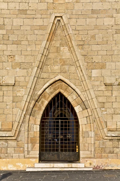 Medieval gate of a cathedral in Greece — Stock Photo, Image