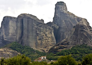 Meteora doruklarına Yunanistan