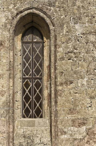 Oude middeleeuwse venster bij filerimos, rhodes, Griekenland — Stockfoto