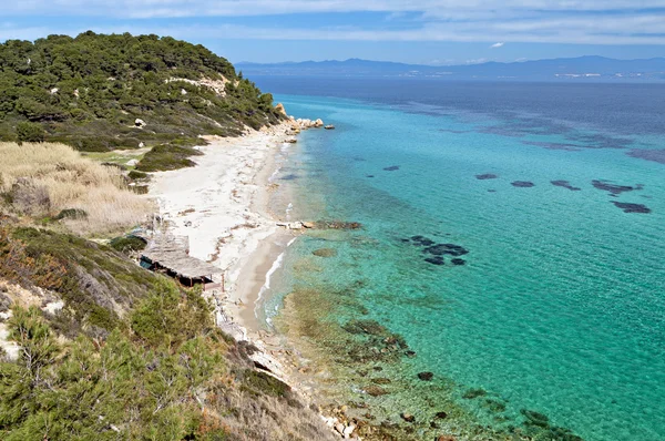 Ηλιόλουστη παραλία της Χαλκιδικής στην Ελλάδα — Φωτογραφία Αρχείου