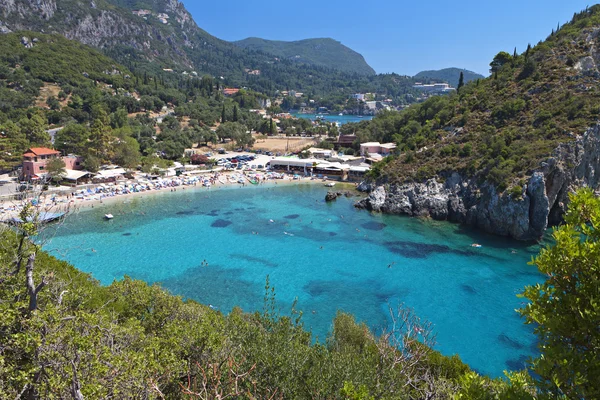 Palaiokastritsa strand op het eiland corfu in Griekenland — Stockfoto