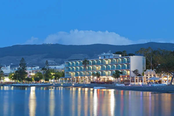 Vues panoramiques nocturnes de l'île de Kos en Grèce — Photo