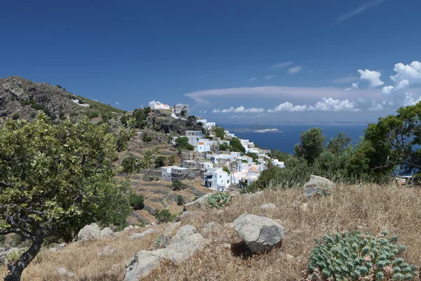 在希腊的 nyssiros 岛的 emborios 村 — 图库照片