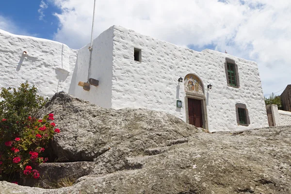 Klášter jeskyně apokalypsu na ostrově patmos v Řecku — Stock fotografie