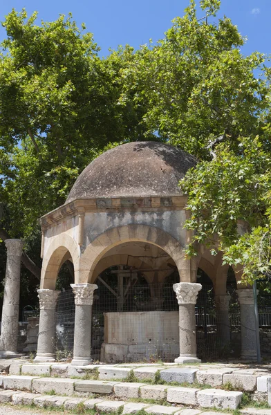 Vue sur la ville et les monuments historiques de l'île de Kos en Grèce — Photo