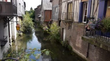 eski sokak pont audemer içinde Fransa