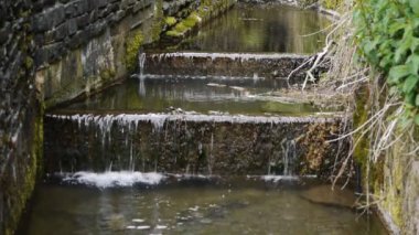 su akışı ve Barajı