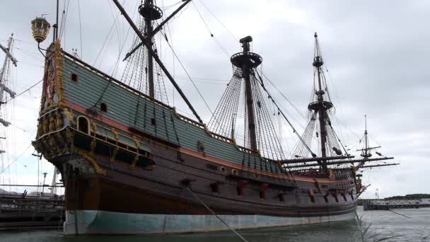 Nederlandse historische schip — Stockvideo