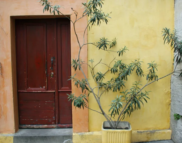 Arles dörröppning — Stockfoto