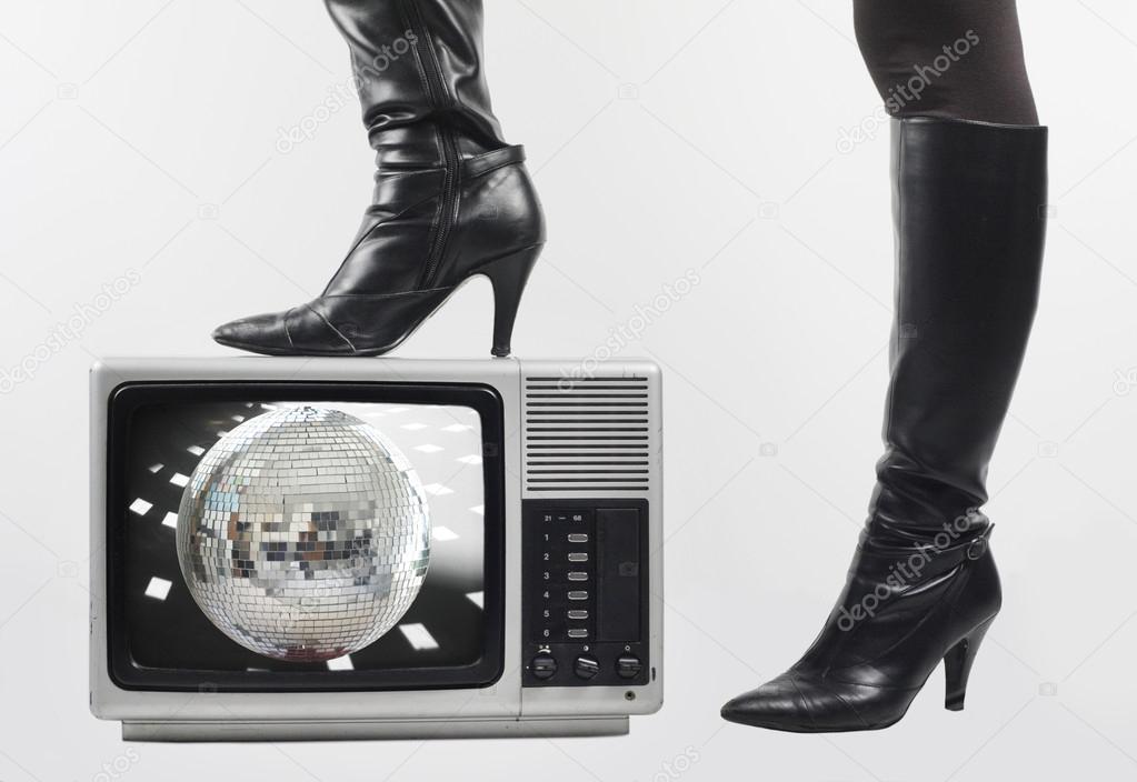 boot and tv