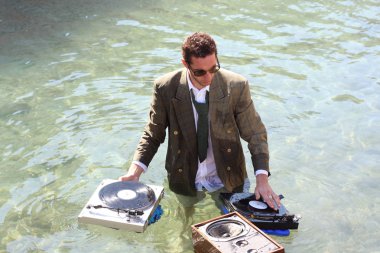 DJ deniz