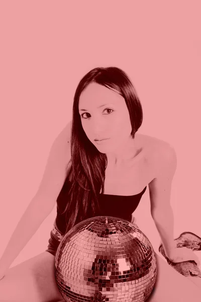 Femme et discoball — Photo