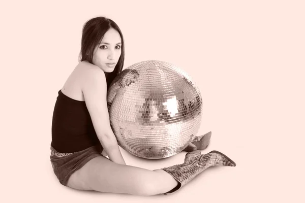 Frau und Discoball — Stockfoto