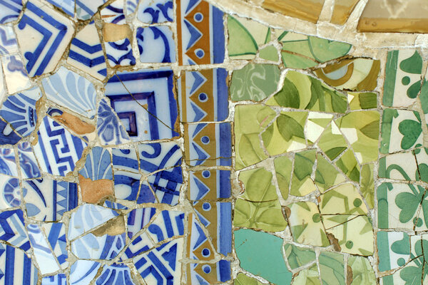 guell tiles