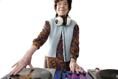 yaşlı dj