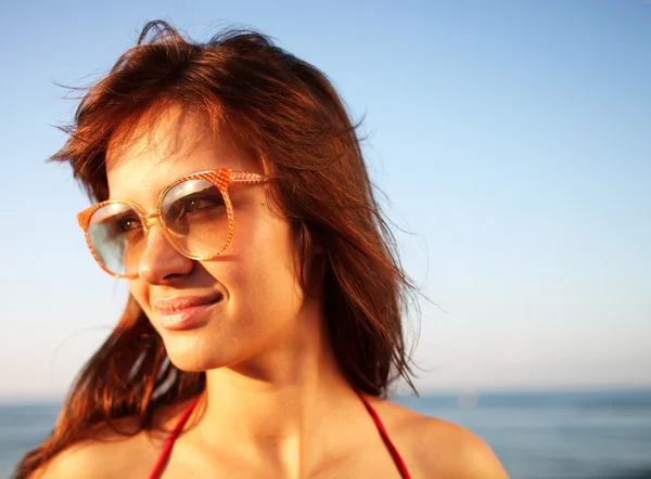 Woman at beach — Stock Photo, Image