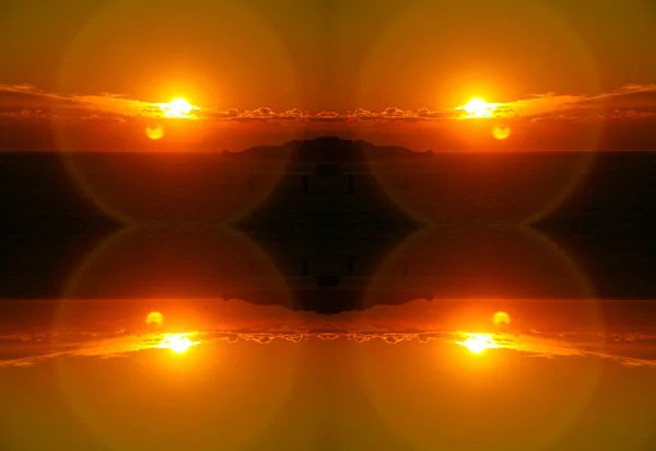 Яркий оранжевый закат — стоковое фото