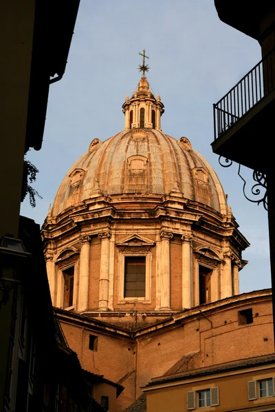 Domed church in rome — Stock Photo, Image