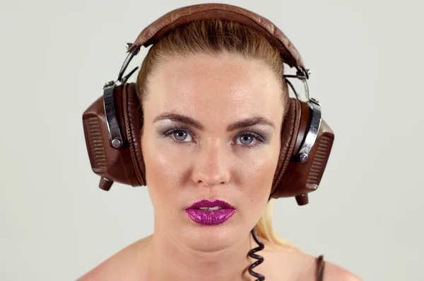 Chica de auriculares — Foto de Stock