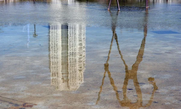 Tower reflection — Stock Photo, Image