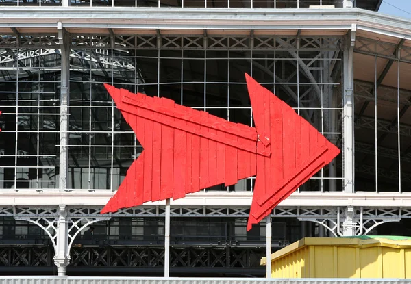 Kırmızı ok işareti — Stok fotoğraf