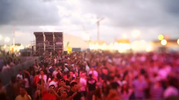 Timelapse pohled davu na festivalu — Stock video