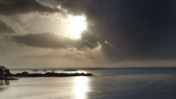 Piękne jezioro bacalar — Wideo stockowe