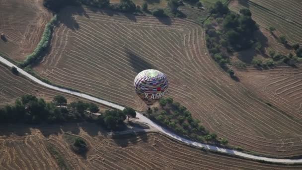 Heißluftballone nehmen am europäischen Ballonfestival teil, — Stockvideo