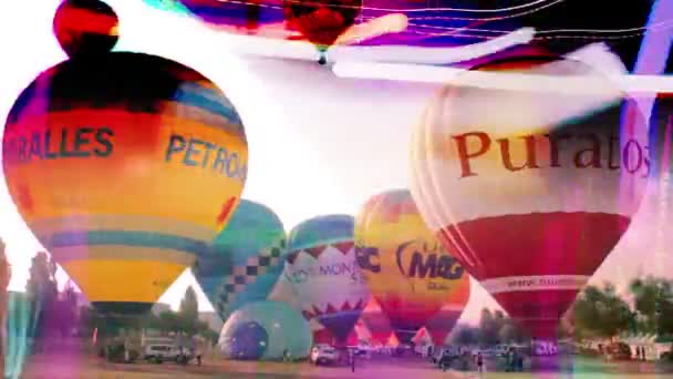 Globos de aire caliente participan en el festival europeo de globos — Vídeo de stock