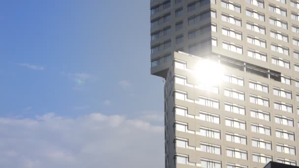 Edificio moderno en Barcelona — Vídeos de Stock