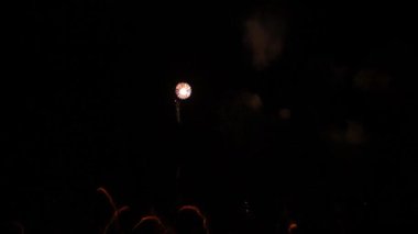 şaşırtıcı havai fişek gösterisi sırasında la merce Festivali ve kutlamalar Barcelona, İspanya