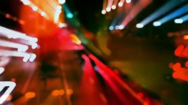 hareket kentsel sahne trafik yolda büyük bir gece karanlığında durdurmak barcelona, İspanya