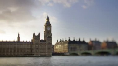 Big Ben'e ve Parlamento atış evleri