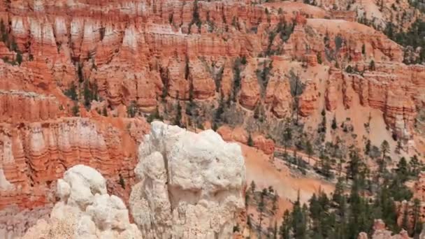 As incríveis estruturas rochosas em Bryce Canyon, Utah, EUA — Vídeo de Stock