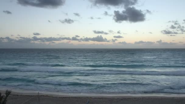 Hermoso amanecer sobre el mar Caribe, México . — Vídeos de Stock